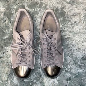 Silver toe Adidas